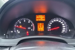 Musta Toyota AVENSIS 2014 kuva 16.