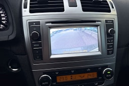 Musta Toyota AVENSIS 2014 kuva 18.