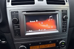 Musta Toyota AVENSIS 2014 kuva 19.