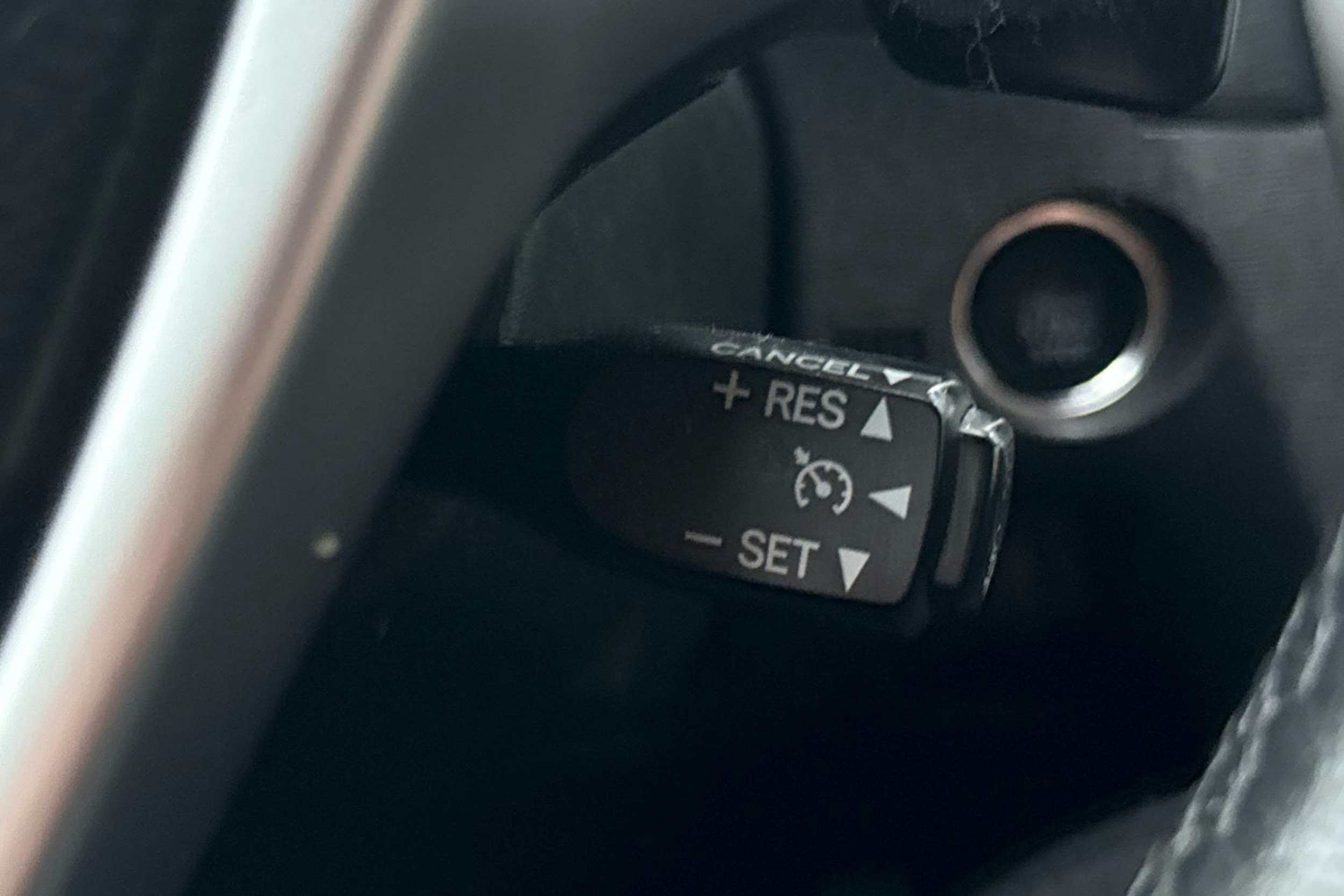 Musta Toyota AVENSIS 2014 kuva 22.