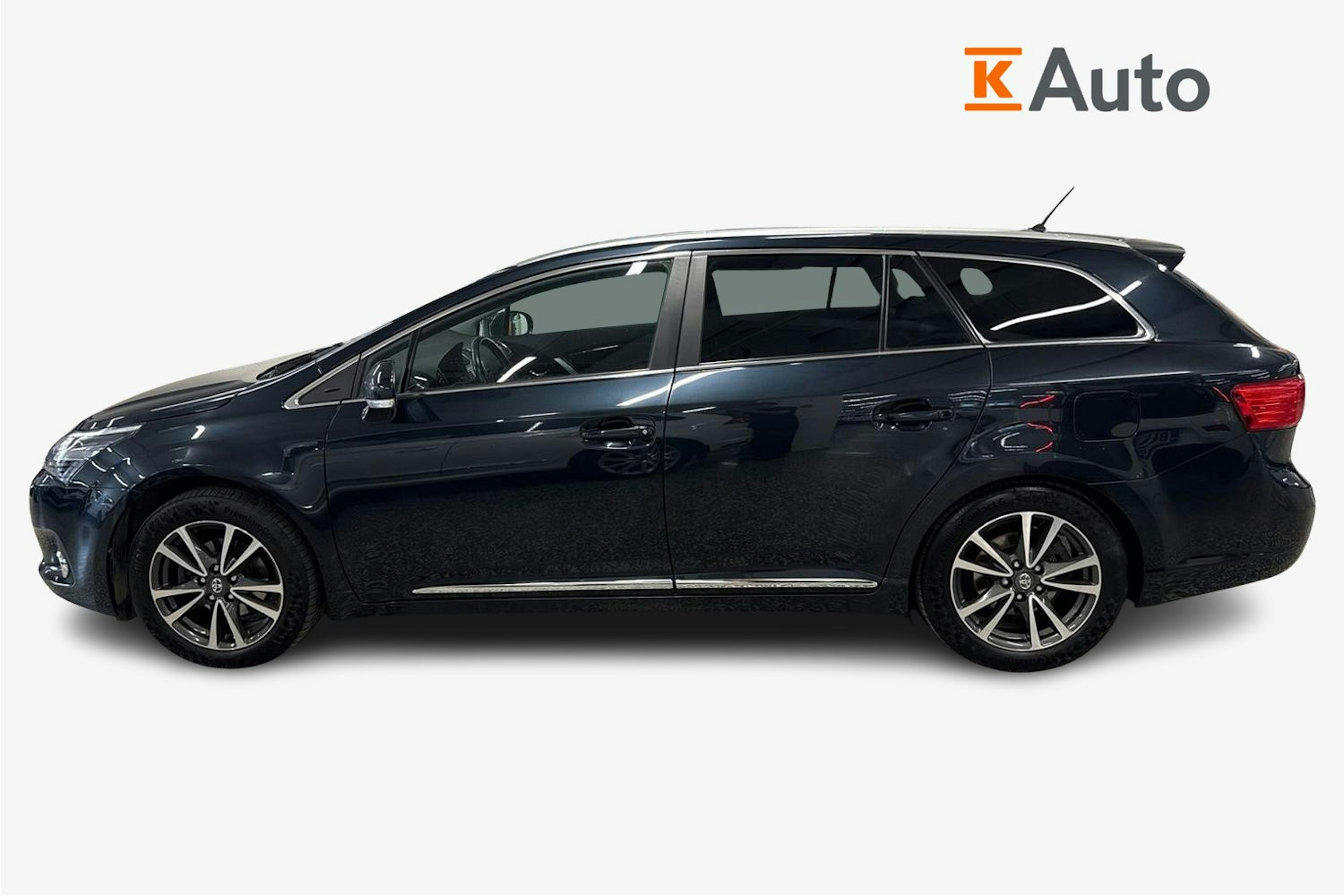 met. harmaa Toyota Avensis 2014 kuva 6.