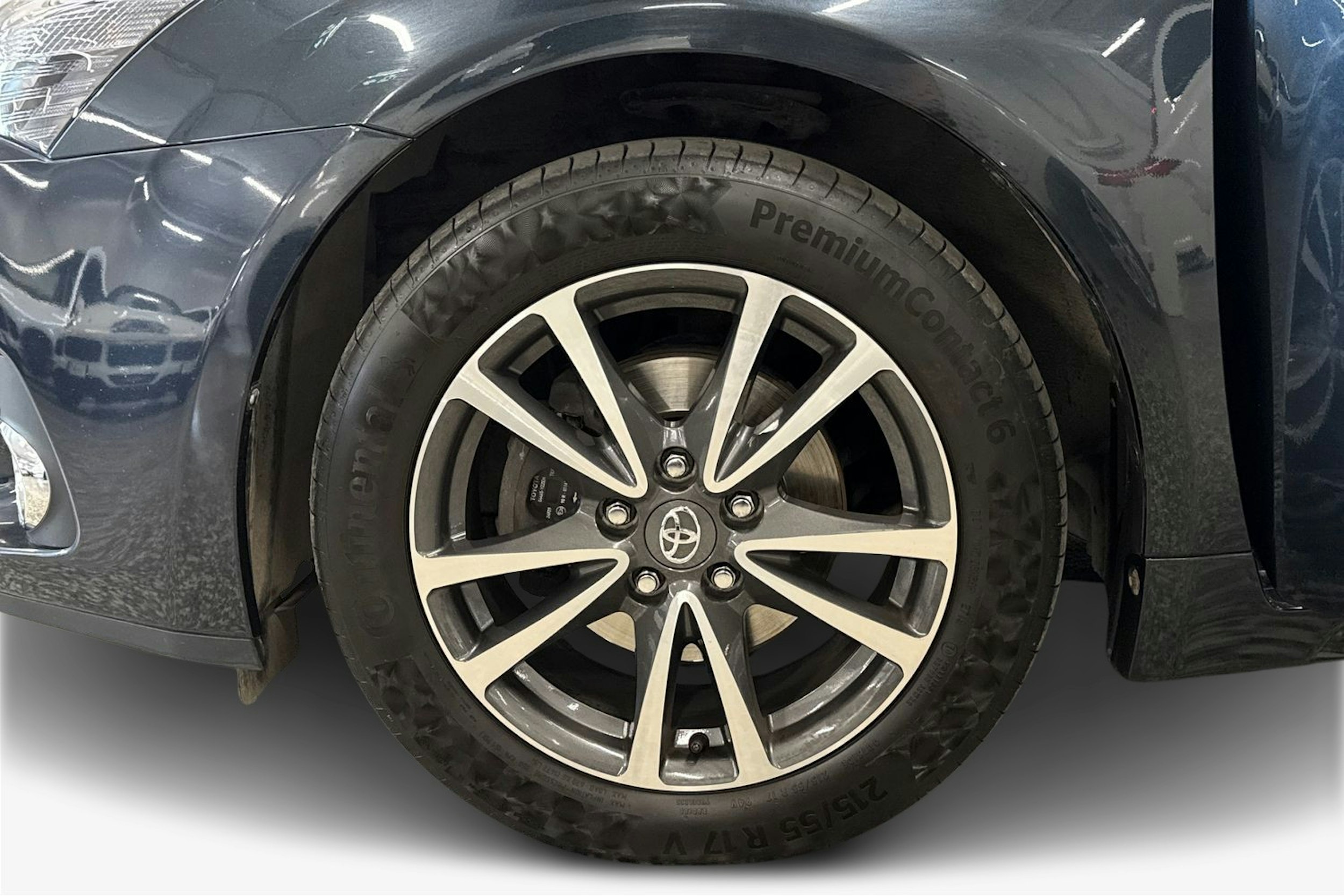 met. harmaa Toyota Avensis 2014 kuva 11.