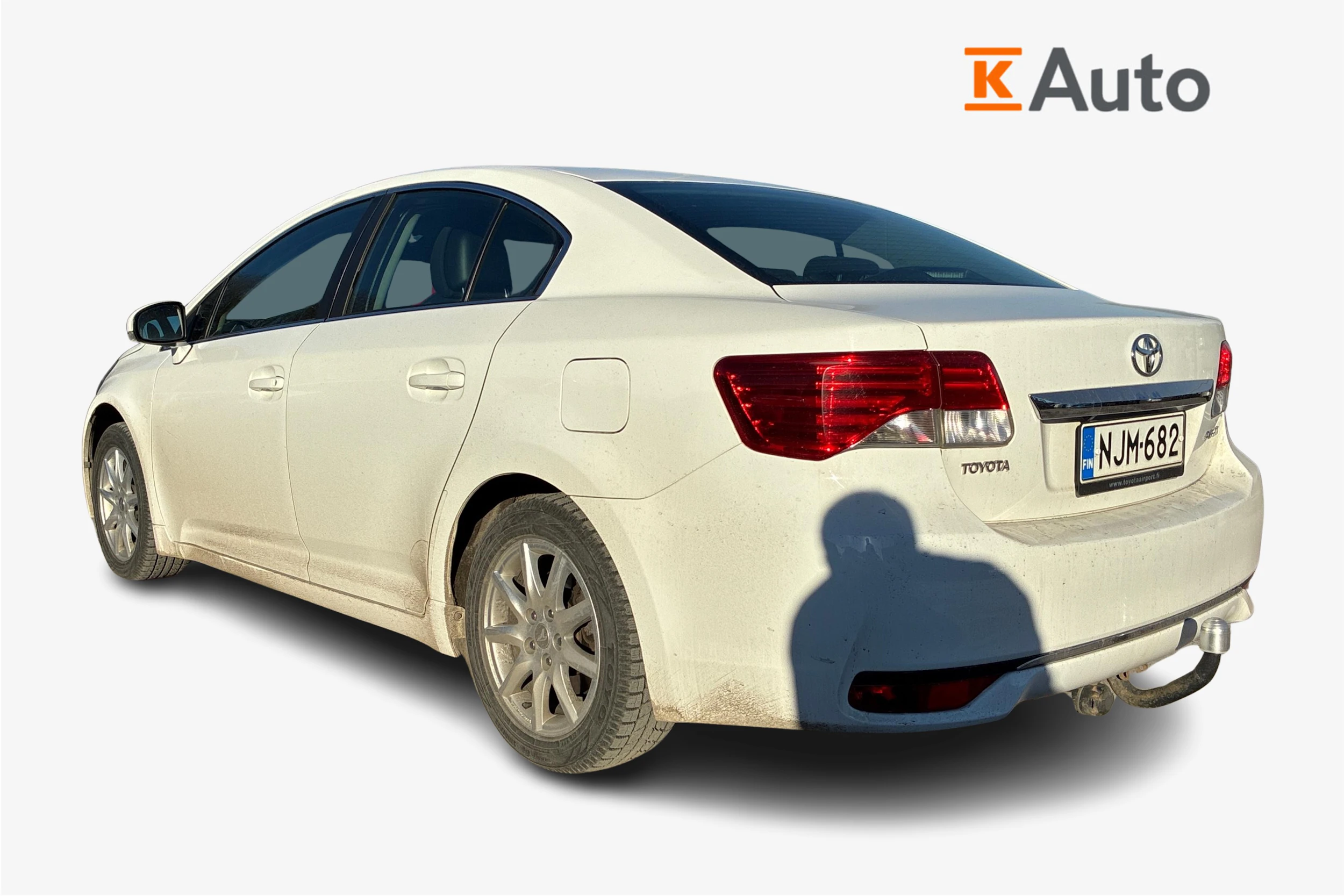 valkoinen Toyota Avensis 2014 kuva 2.