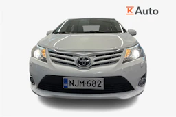 valkoinen Toyota Avensis 2014 kuva 4.