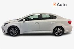 valkoinen Toyota Avensis 2014 kuva 5.