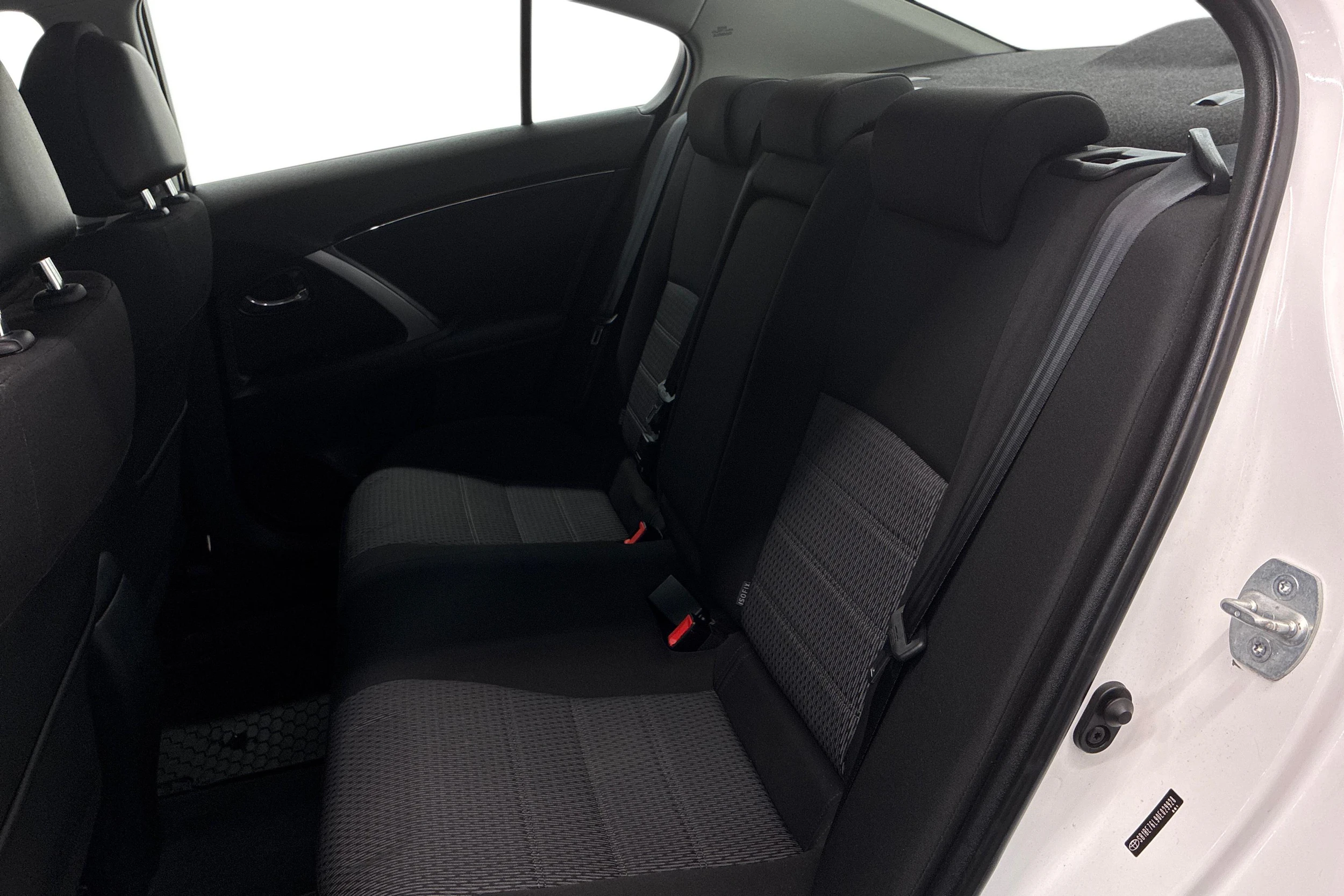 valkoinen Toyota Avensis 2014 kuva 8.