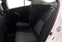 valkoinen Toyota Avensis 2014 kuva 8.