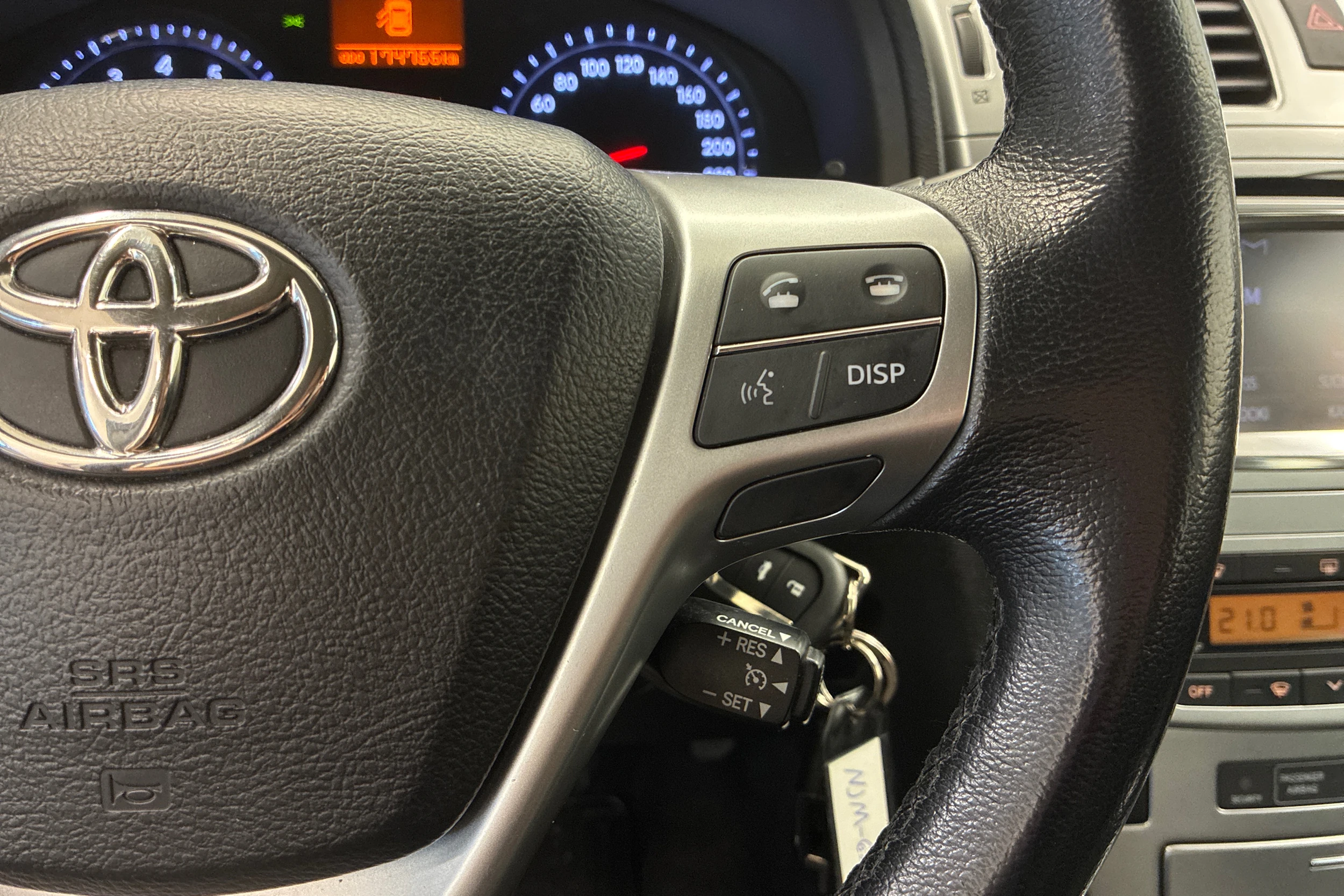 valkoinen Toyota Avensis 2014 kuva 15.