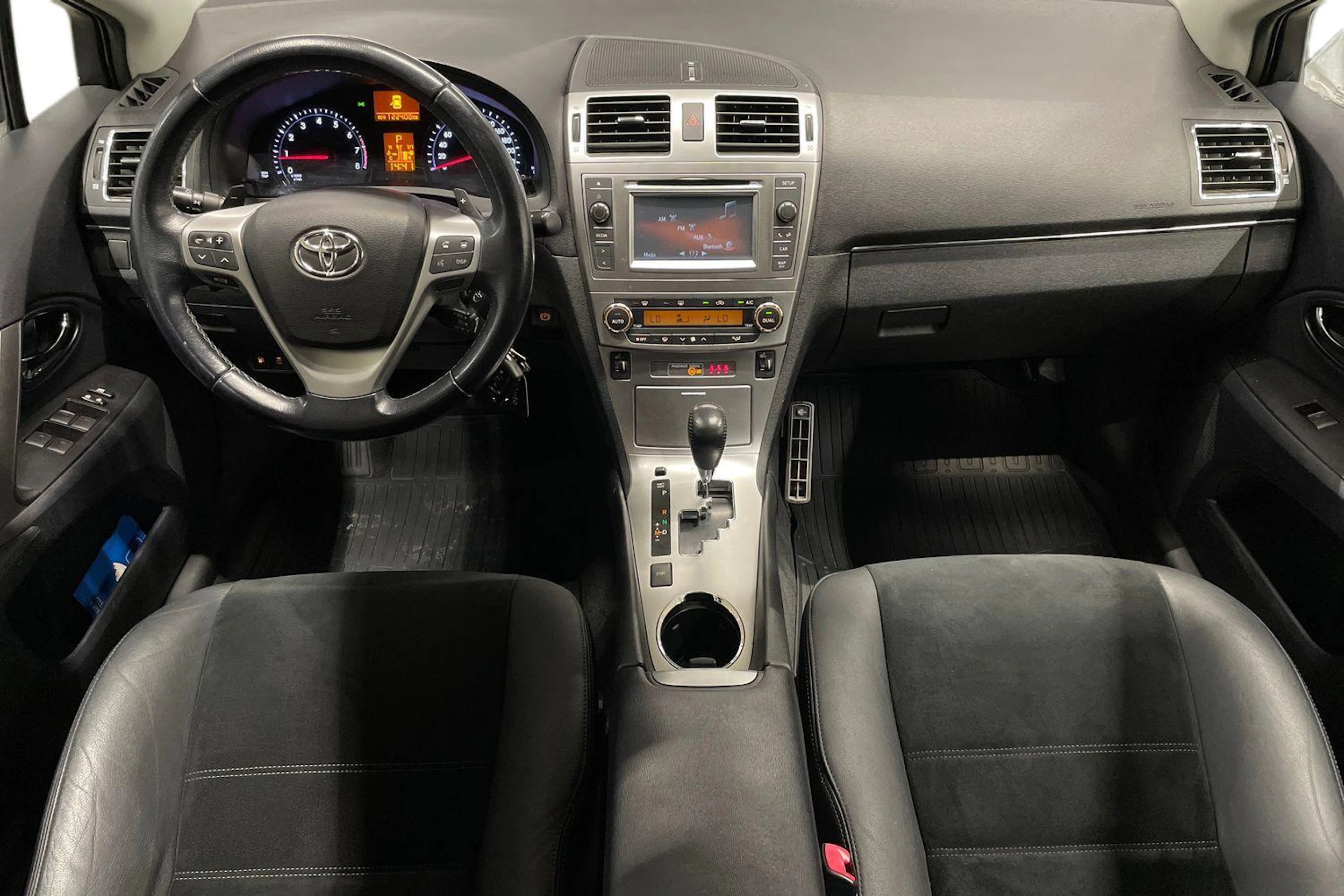 ruskea (beige) Toyota Avensis 2014 kuva 7.