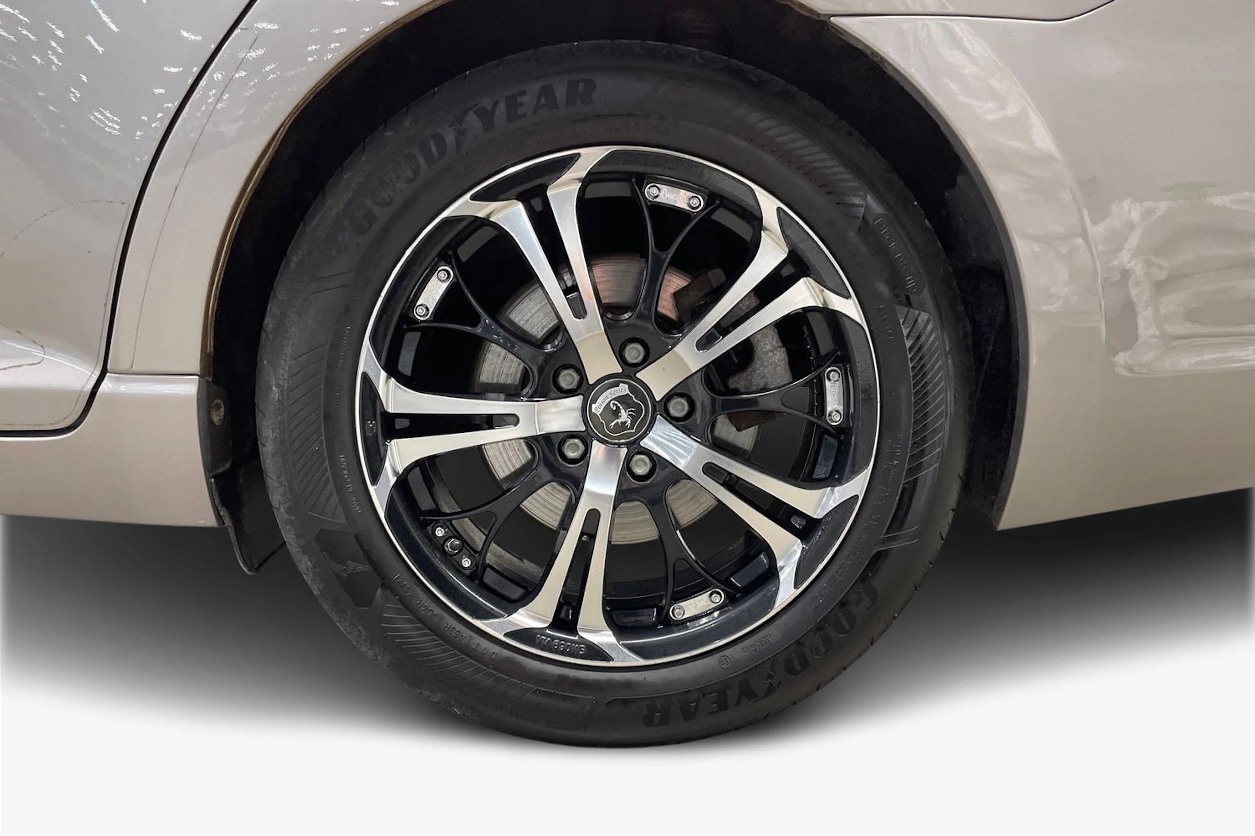 ruskea (beige) Toyota Avensis 2014 kuva 9.