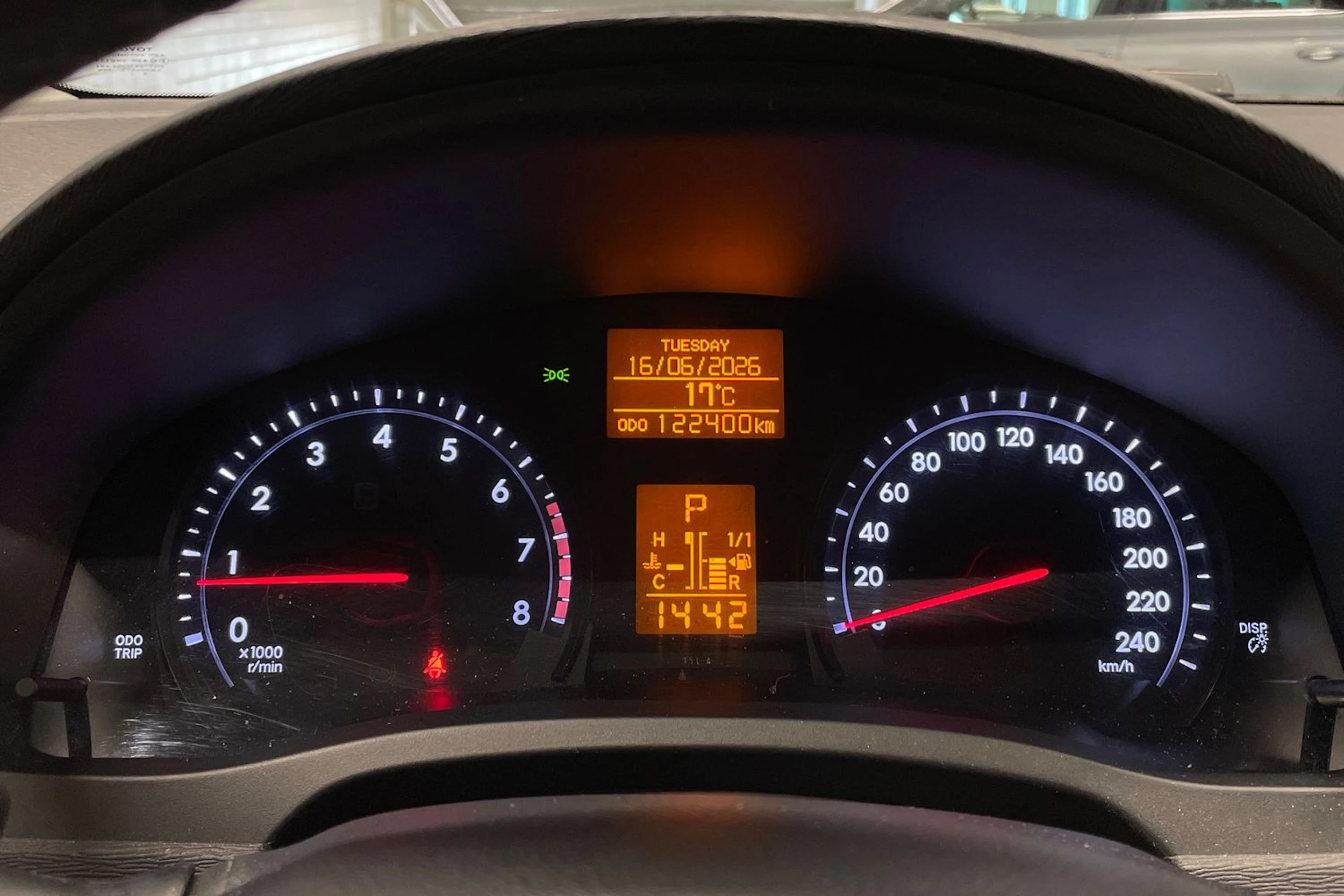 ruskea (beige) Toyota Avensis 2014 kuva 13.