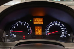 ruskea (beige) Toyota Avensis 2014 kuva 13.