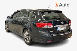 Musta Toyota AVENSIS 2014 kuva 2.