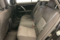 Musta Toyota AVENSIS 2014 kuva 10.