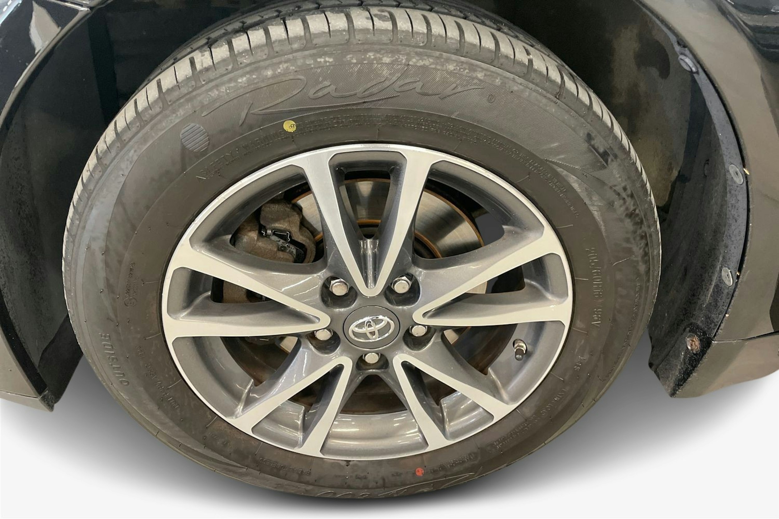 Musta Toyota AVENSIS 2014 kuva 11.