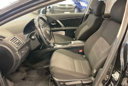 Musta Toyota AVENSIS 2014 kuva 16.