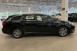 Musta Toyota AVENSIS 2014 kuva 26.