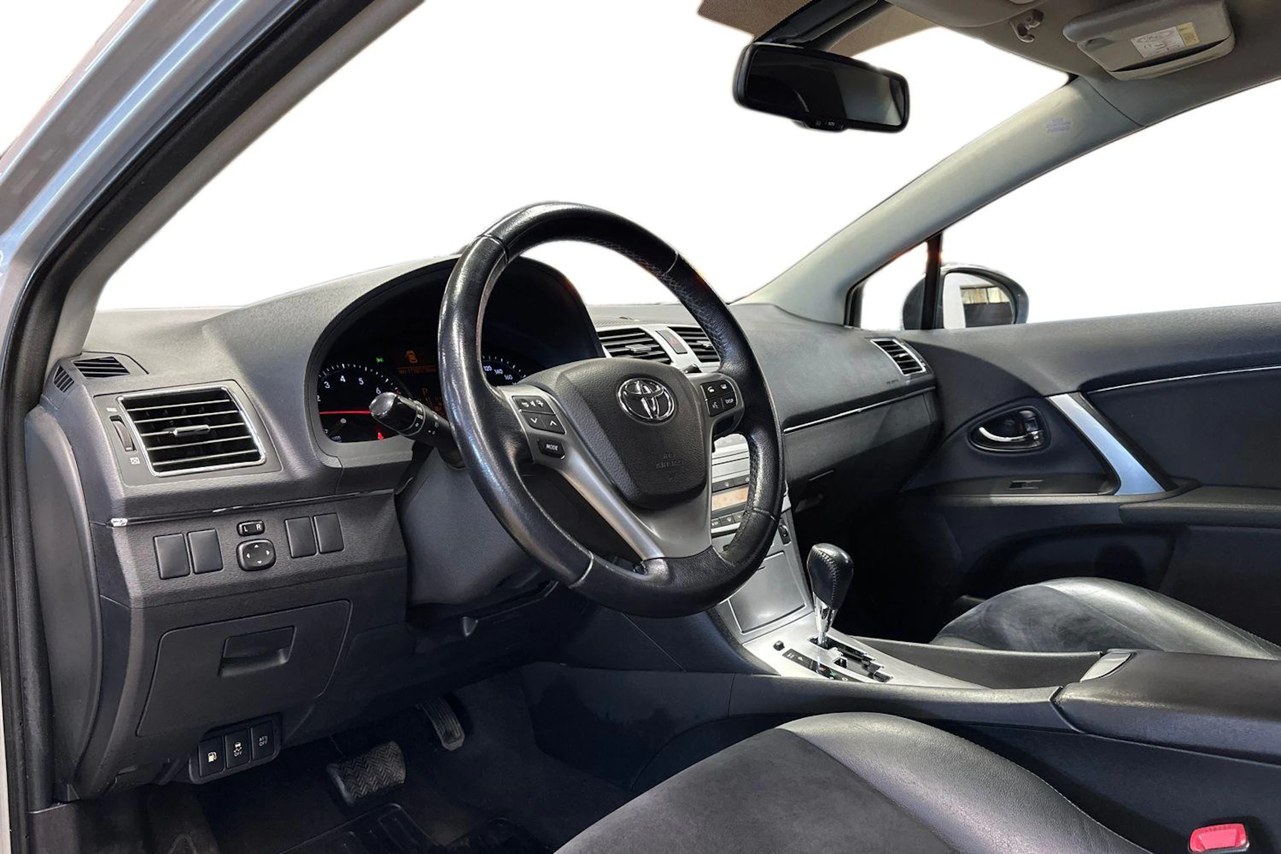 hopea Toyota Avensis 2015 kuva 6.