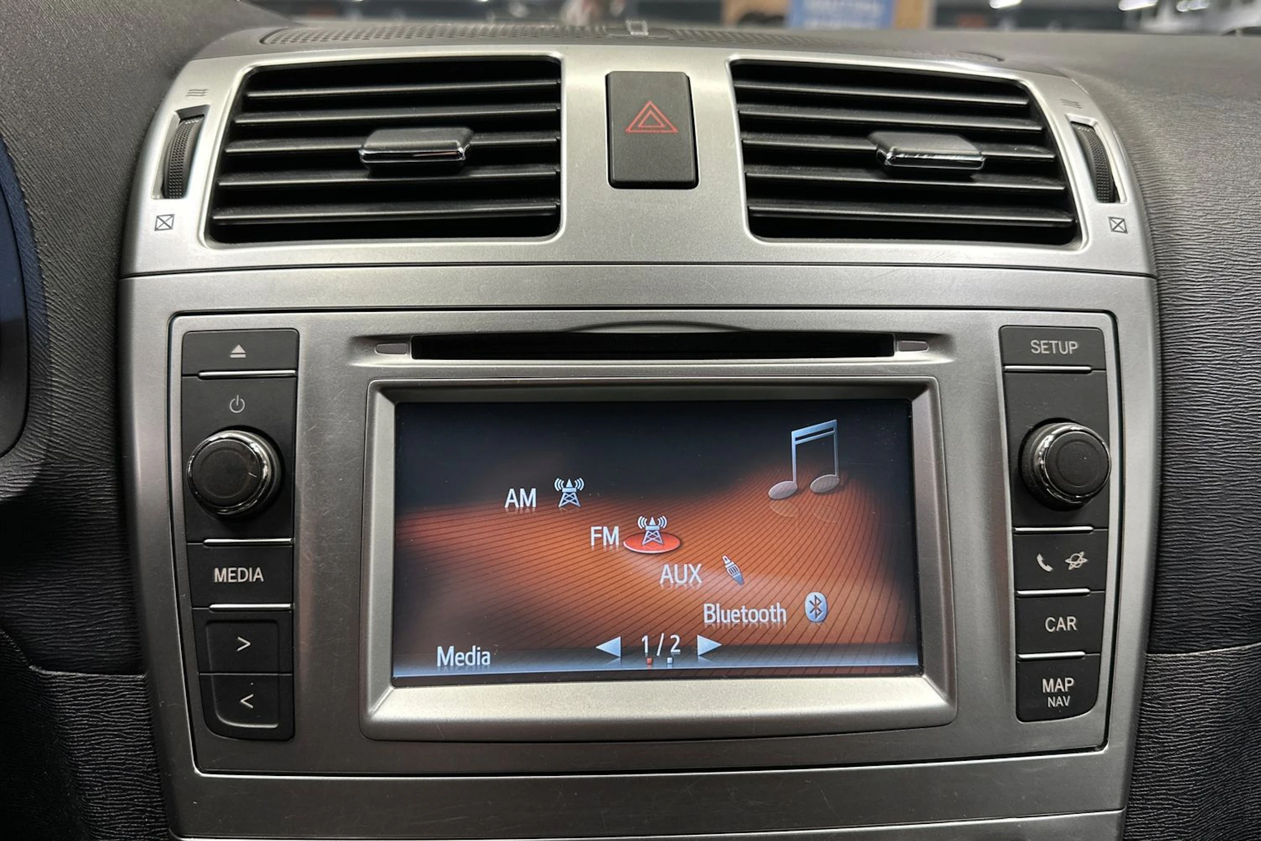 hopea Toyota Avensis 2015 kuva 15.