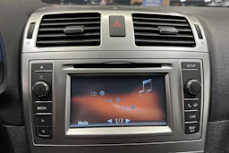 hopea Toyota Avensis 2015 kuva 16.