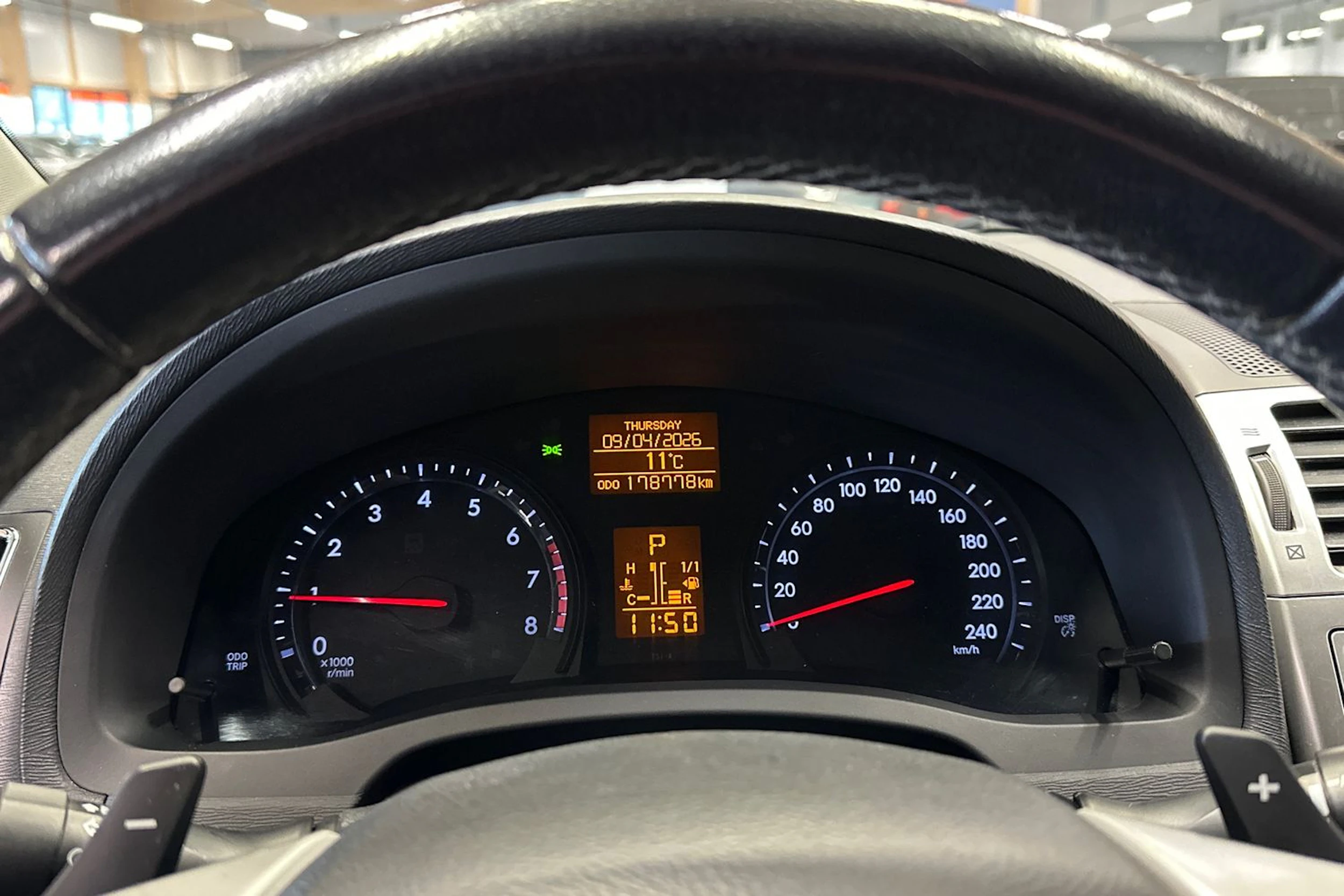 hopea Toyota Avensis 2015 kuva 19.