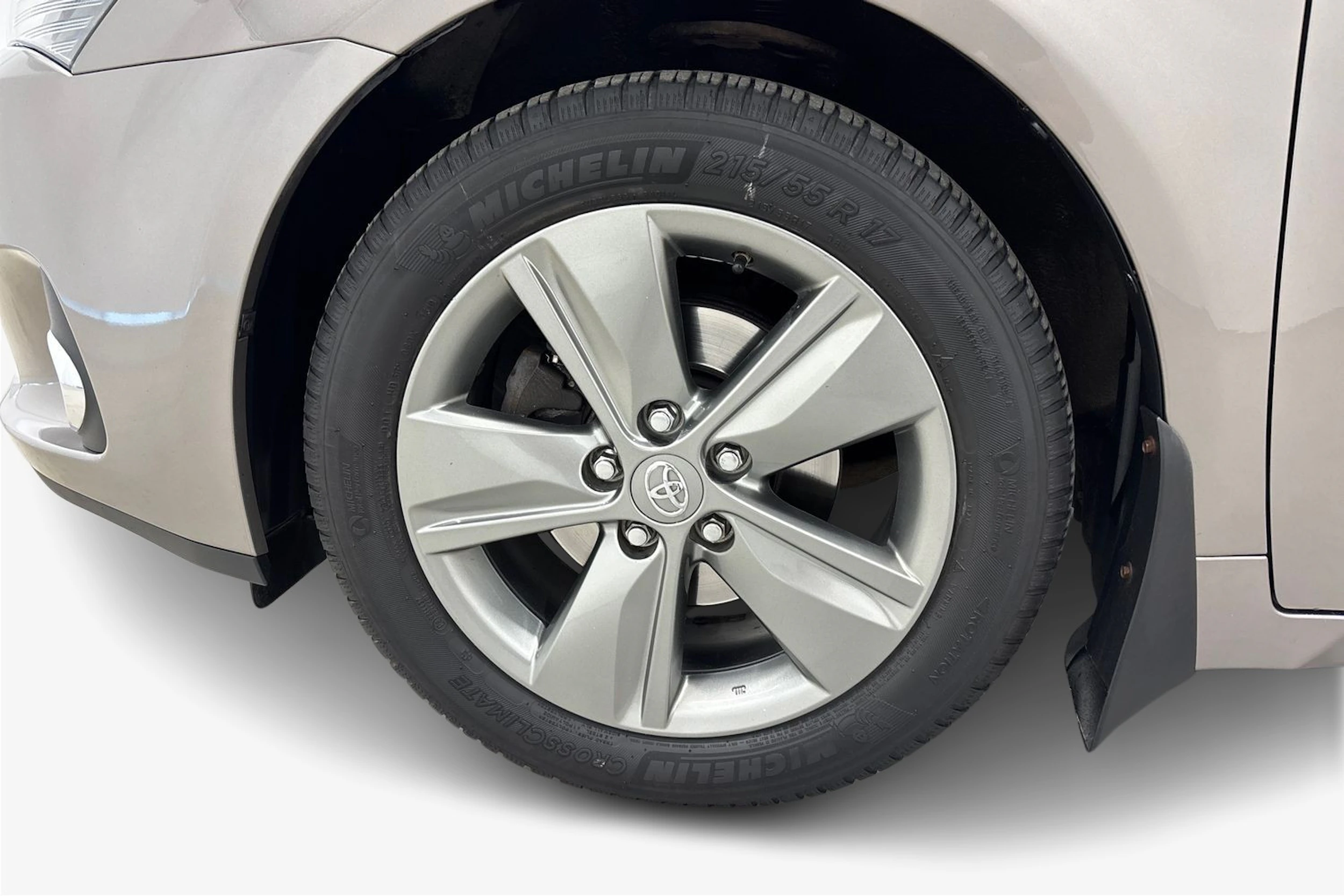 ruskea (beige) Toyota Avensis 2015 kuva 9.
