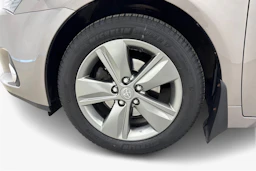 ruskea (beige) Toyota Avensis 2015 kuva 9.