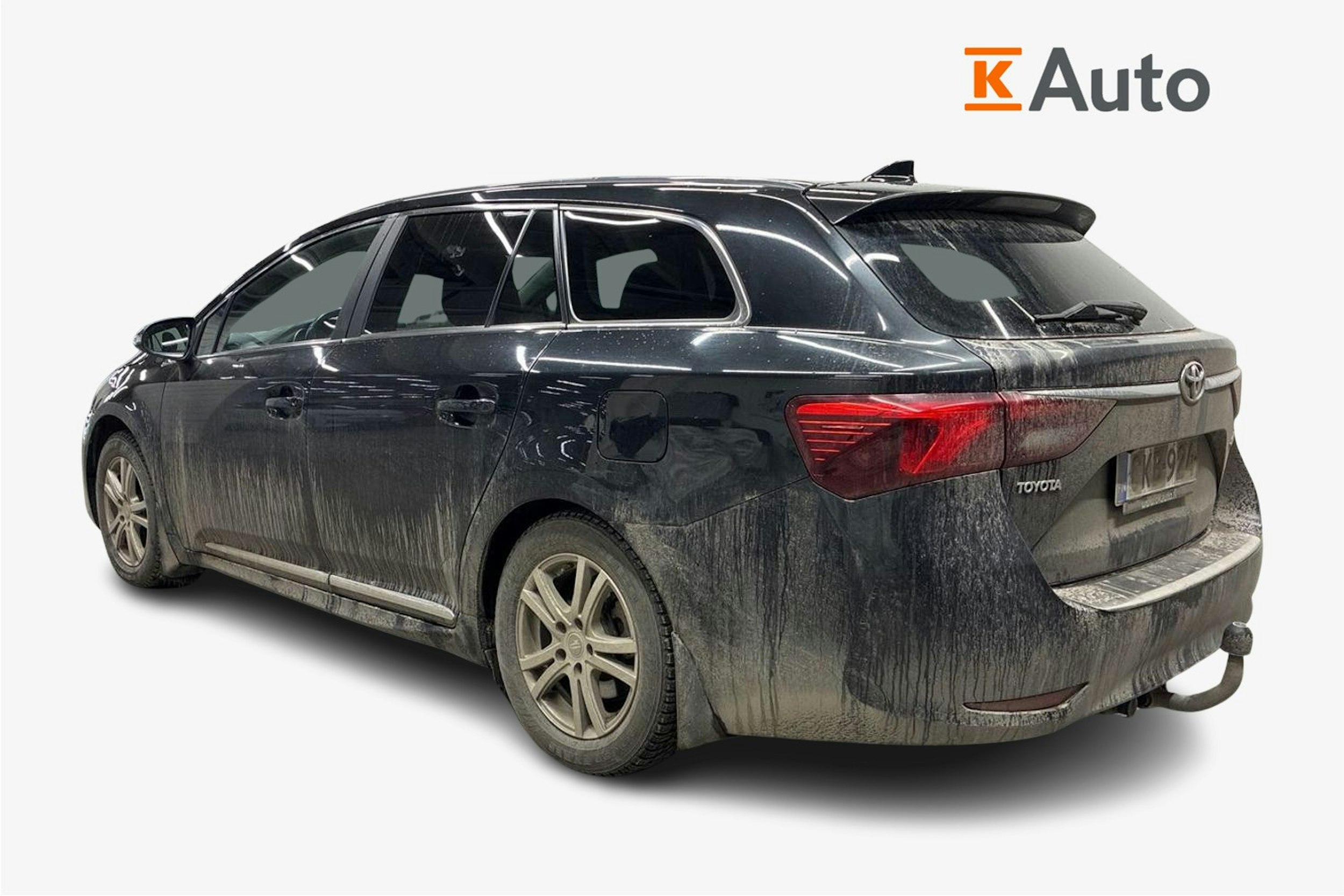 musta Toyota Avensis 2015 kuva 2.