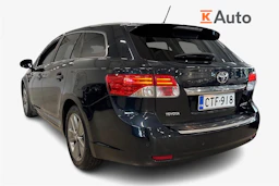 harmaa Toyota Avensis 2015 kuva 2.