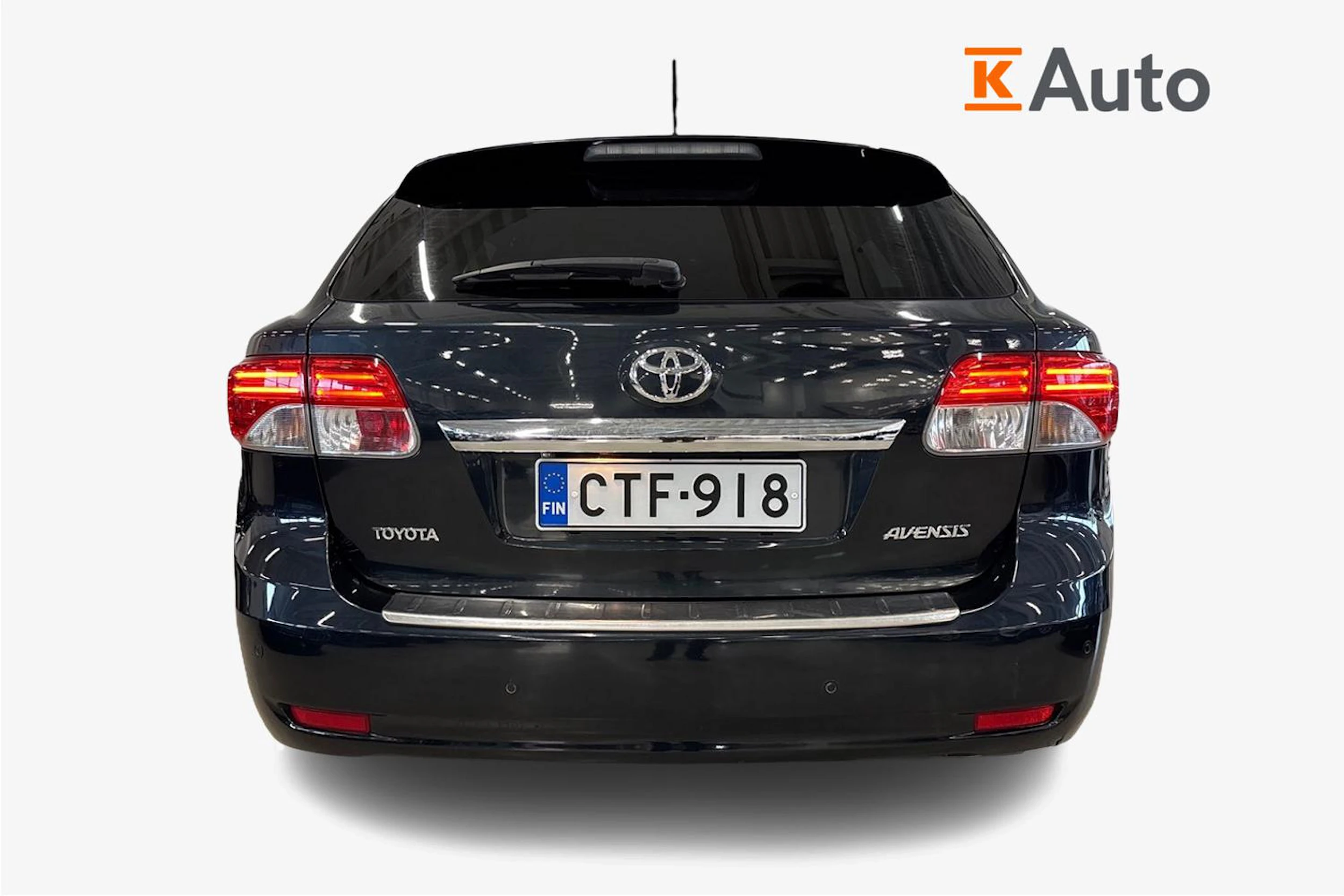 harmaa Toyota Avensis 2015 kuva 3.