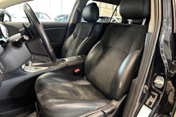 harmaa Toyota Avensis 2015 kuva 11.