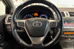 harmaa Toyota Avensis 2015 kuva 13.