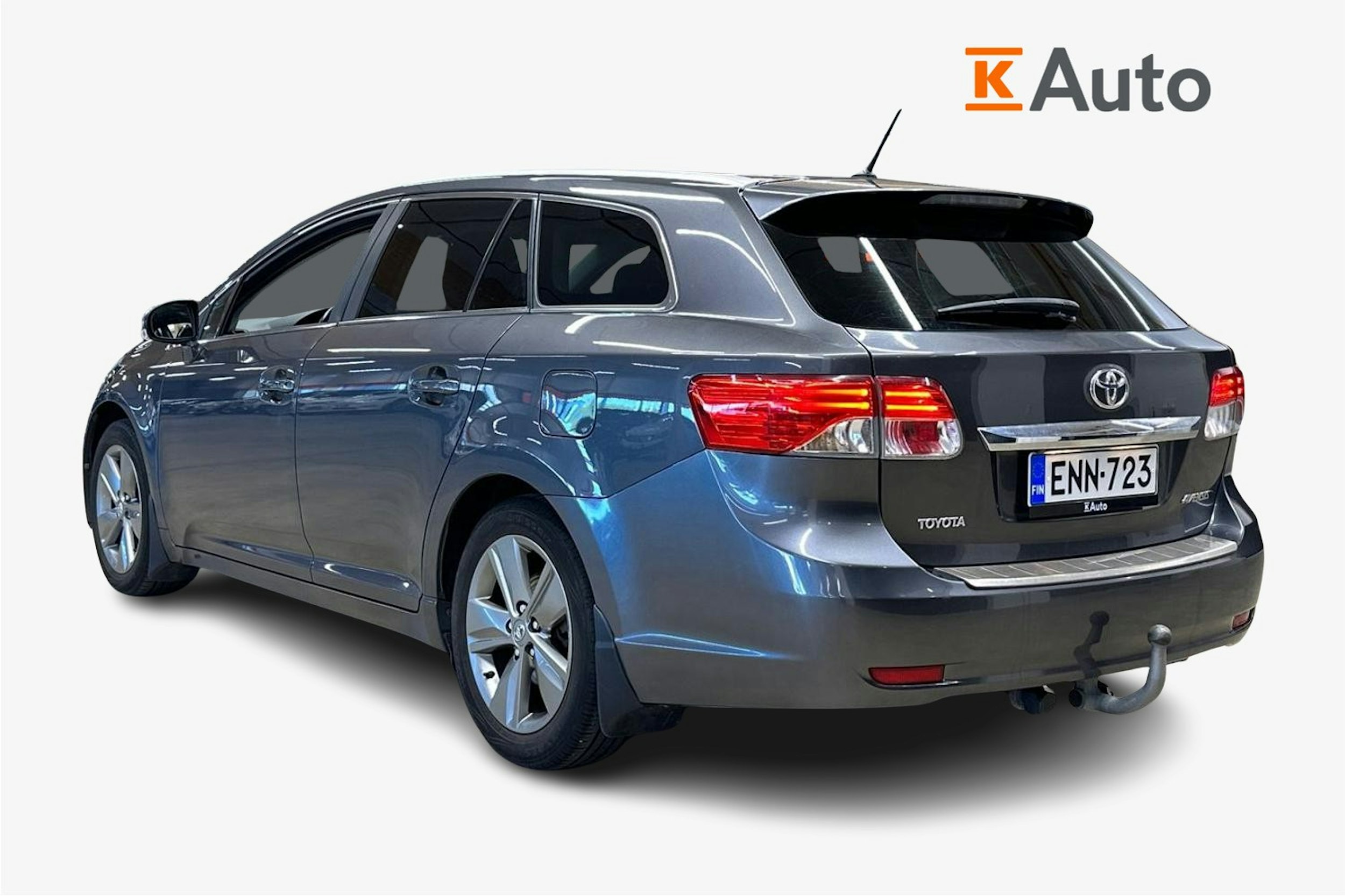 harmaa Toyota Avensis 2015 kuva 2.