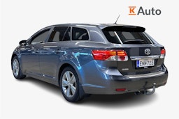 harmaa Toyota Avensis 2015 kuva 2.