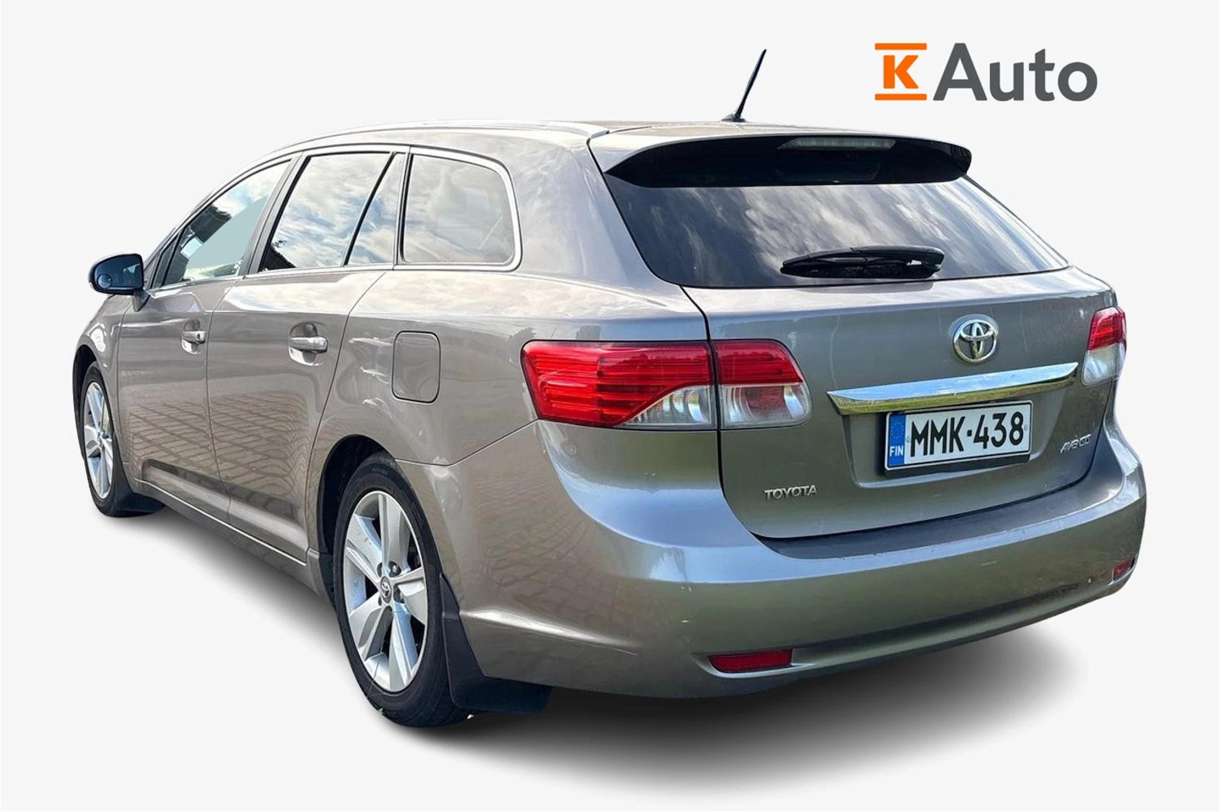 ruskea (beige) Toyota Avensis 2015 kuva 2.