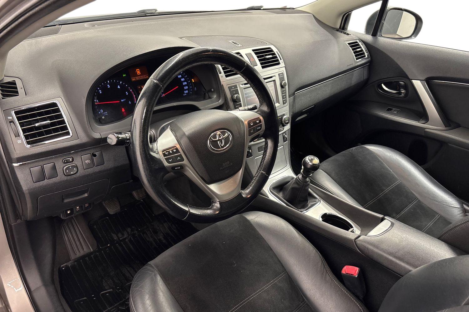 Toyota Avensis 2015, kuva 6/20