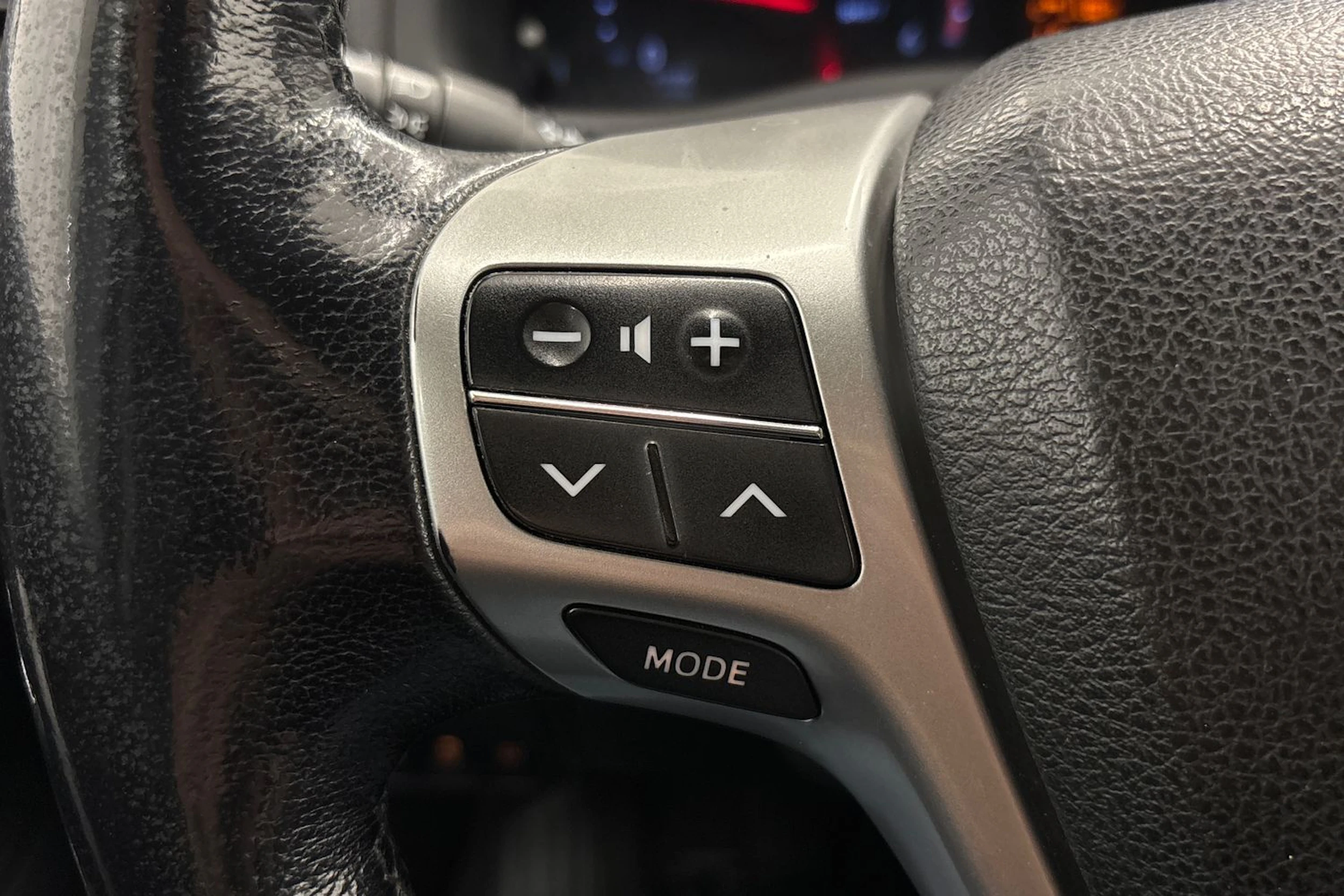 ruskea (beige) Toyota Avensis 2015 kuva 12.