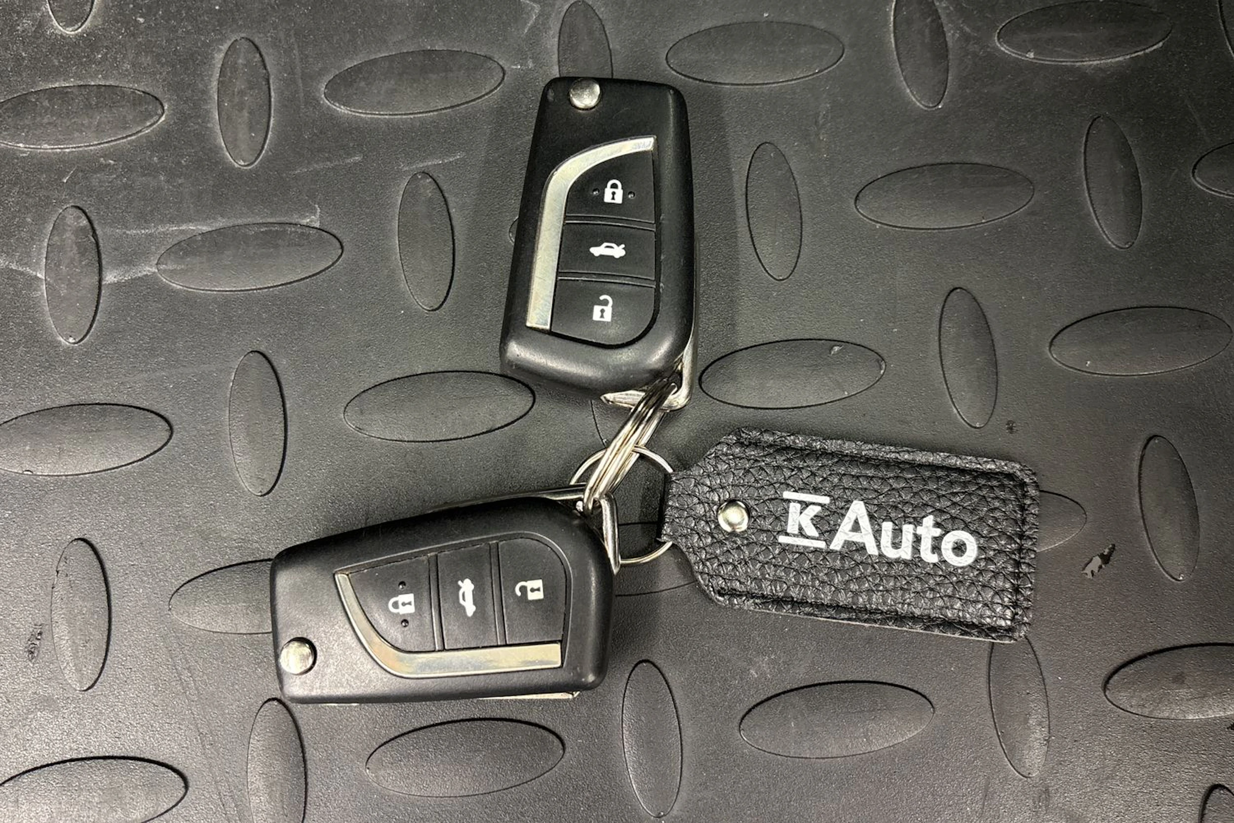 ruskea (beige) Toyota Avensis 2015 kuva 20.