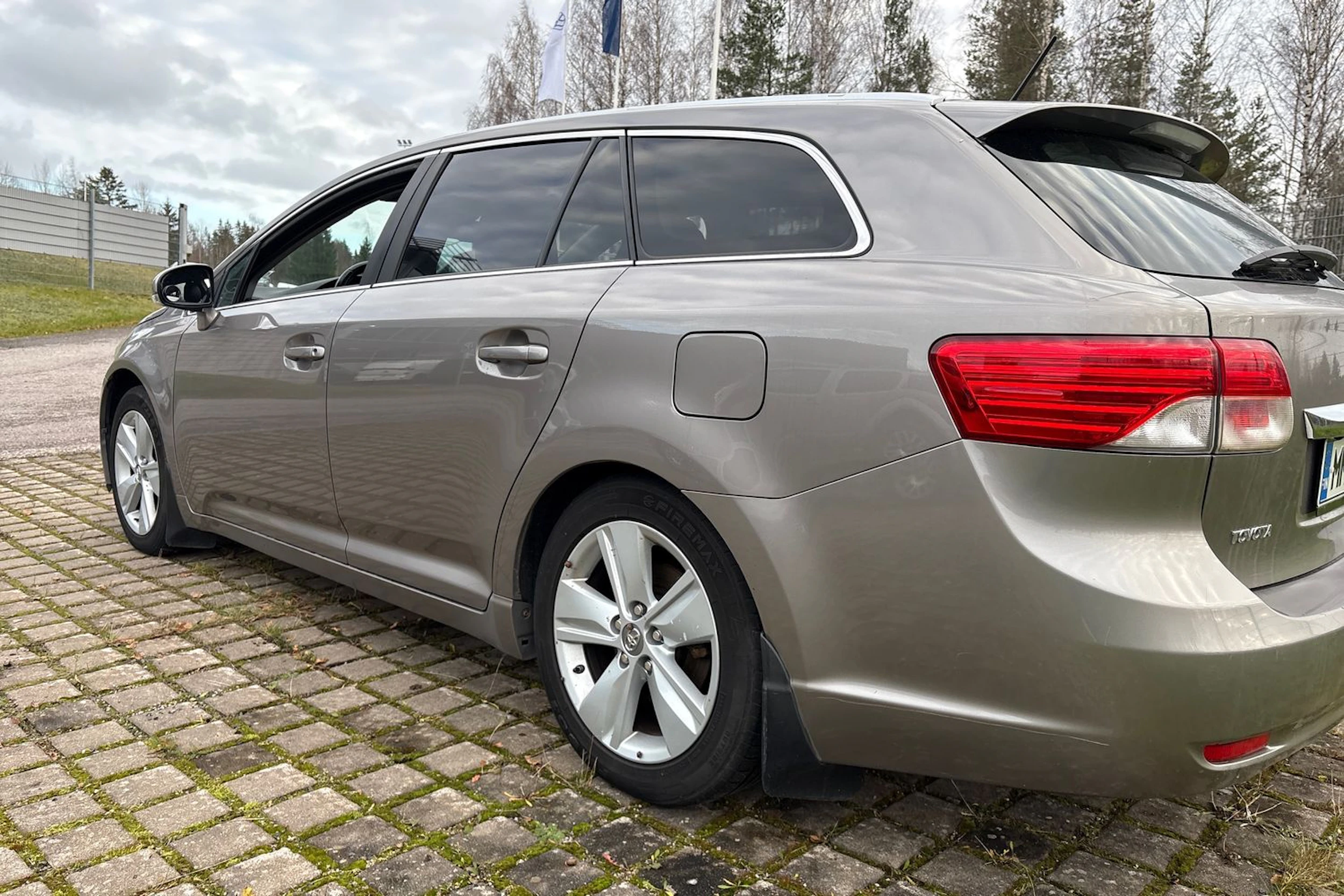 ruskea (beige) Toyota Avensis 2015 kuva 27.