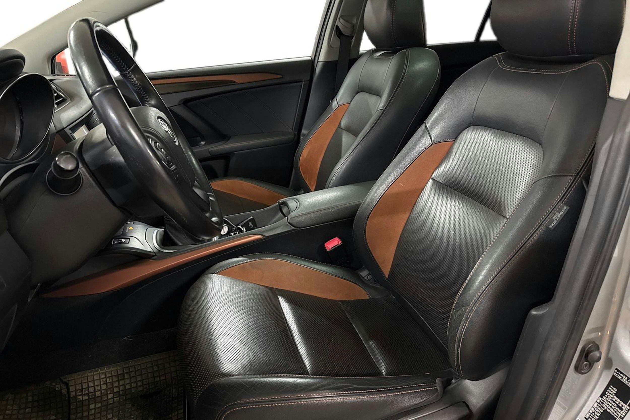 Harmaa Toyota AVENSIS 2015 kuva 3.