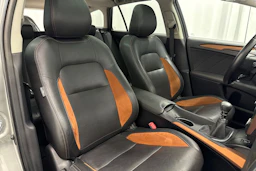 Harmaa Toyota AVENSIS 2015 kuva 12.