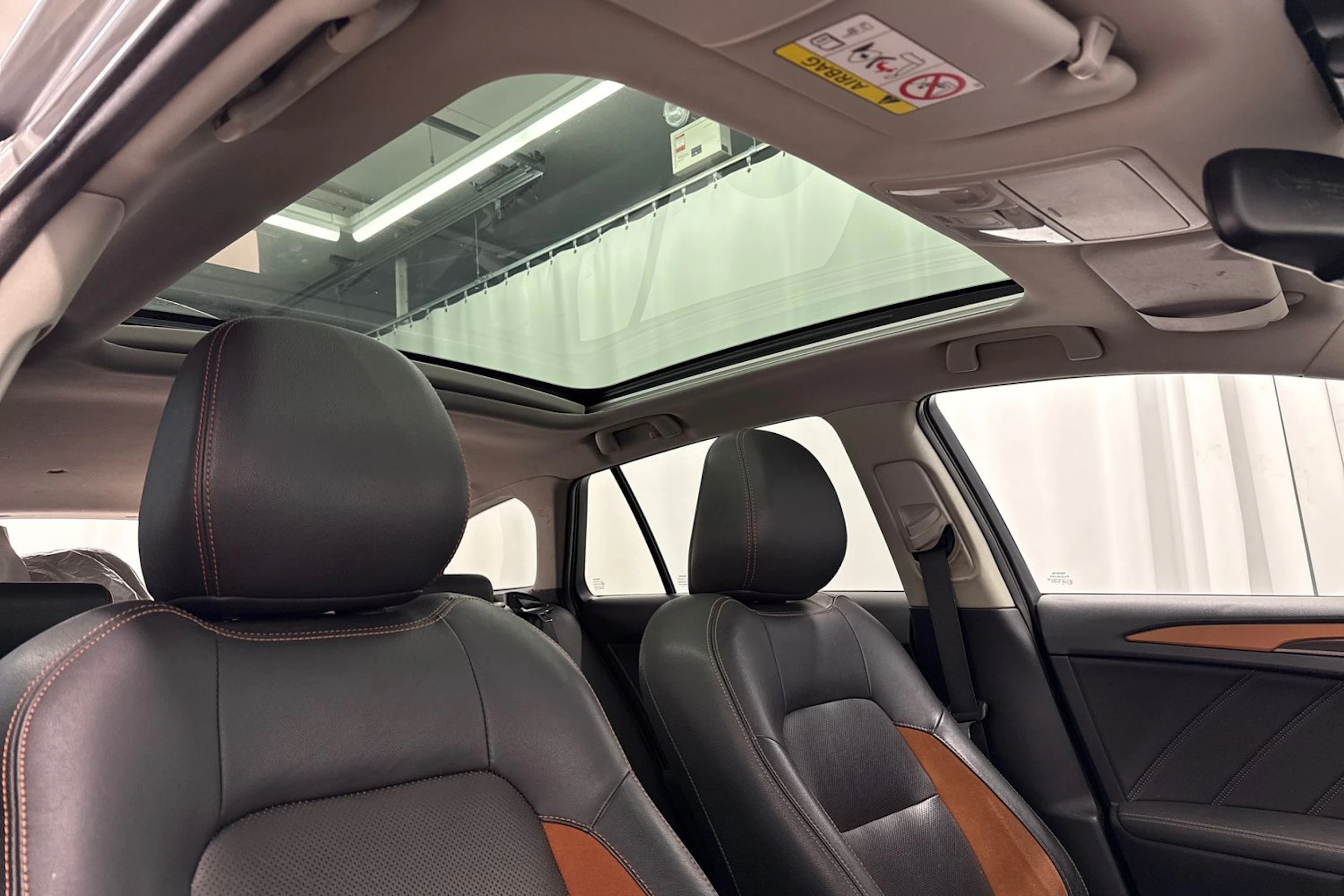 Harmaa Toyota AVENSIS 2015 kuva 13.