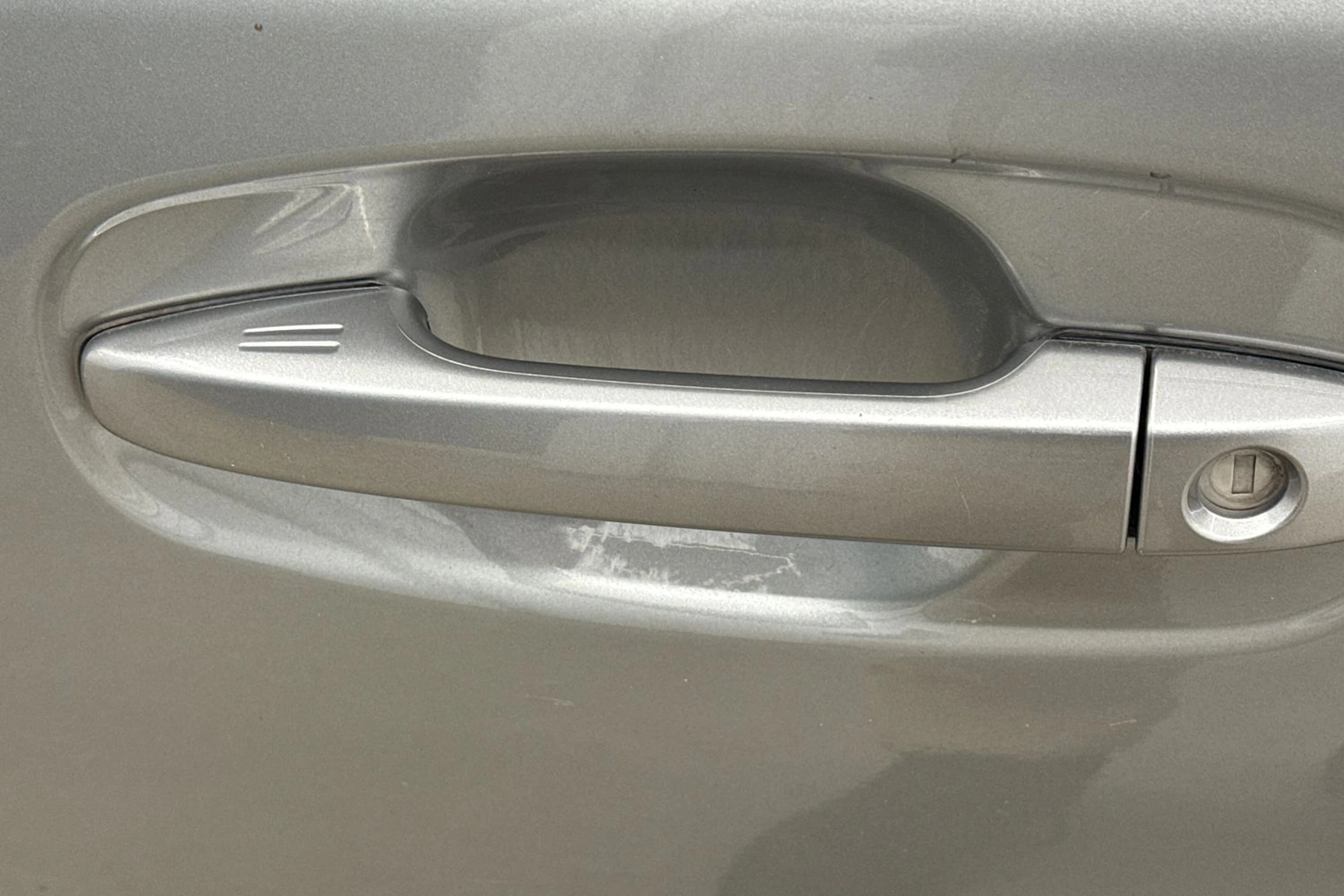 Harmaa Toyota AVENSIS 2015 kuva 16.