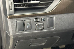 Harmaa Toyota AVENSIS 2015 kuva 19.