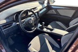 ruskea (beige) Toyota Avensis 2015 kuva 3.