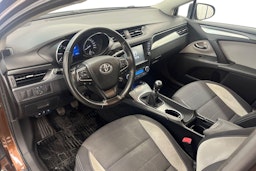 harmaa Toyota Avensis 2016 kuva 7.