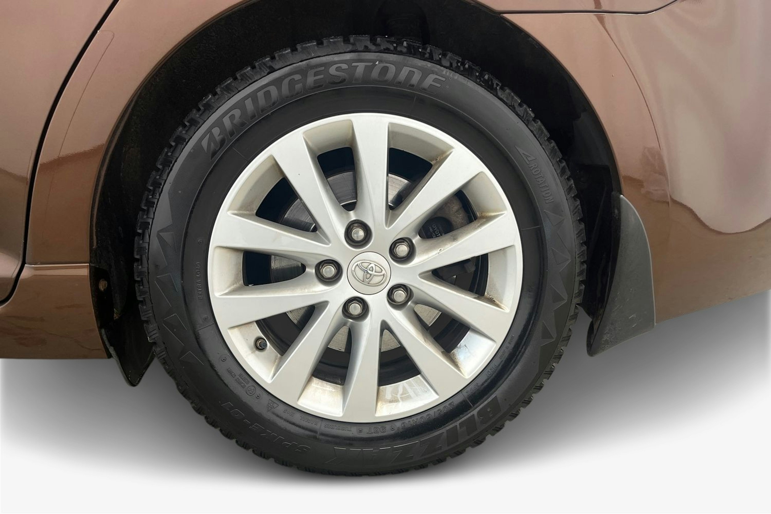 harmaa Toyota Avensis 2016 kuva 11.