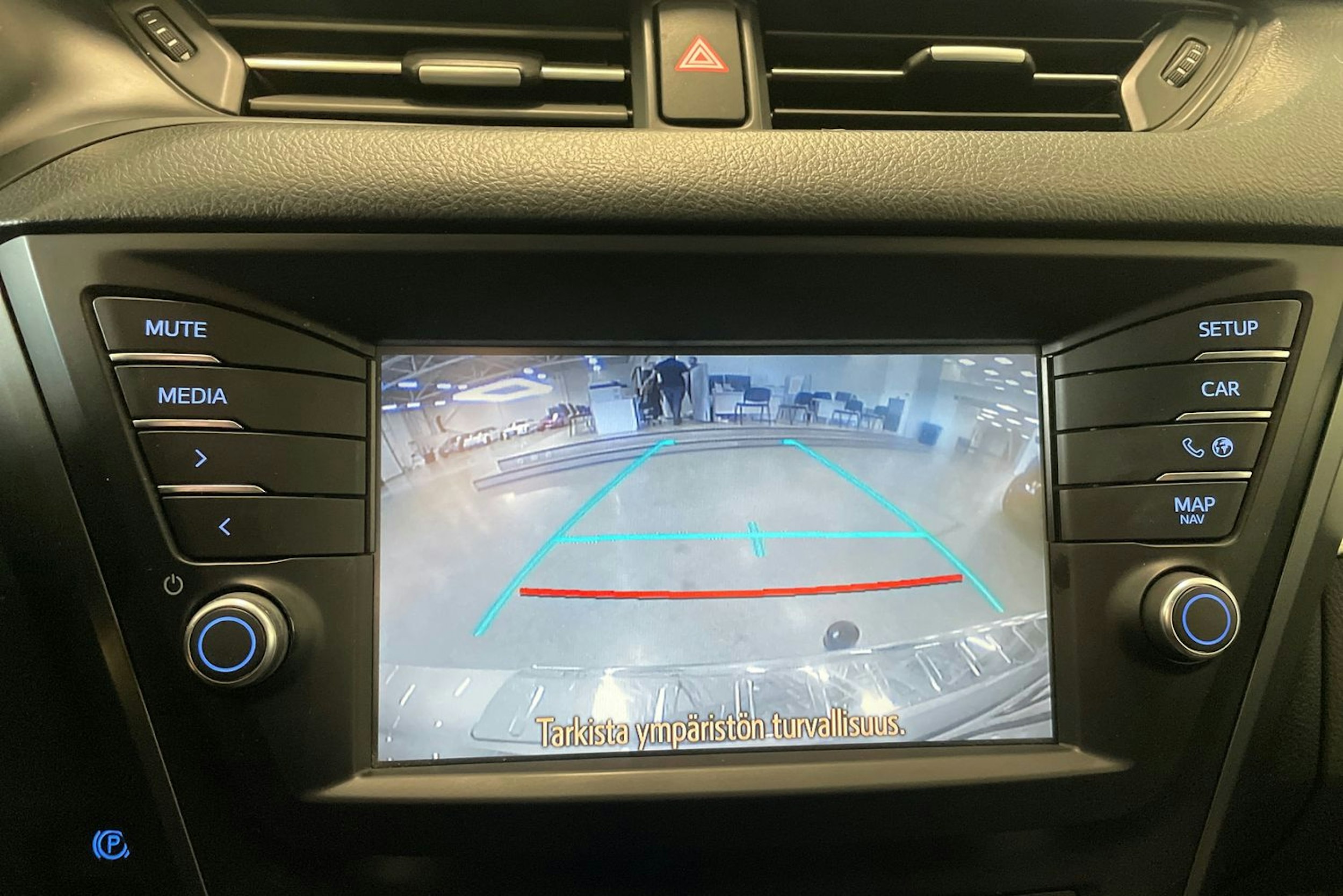 hopea Toyota Avensis 2015 kuva 22.