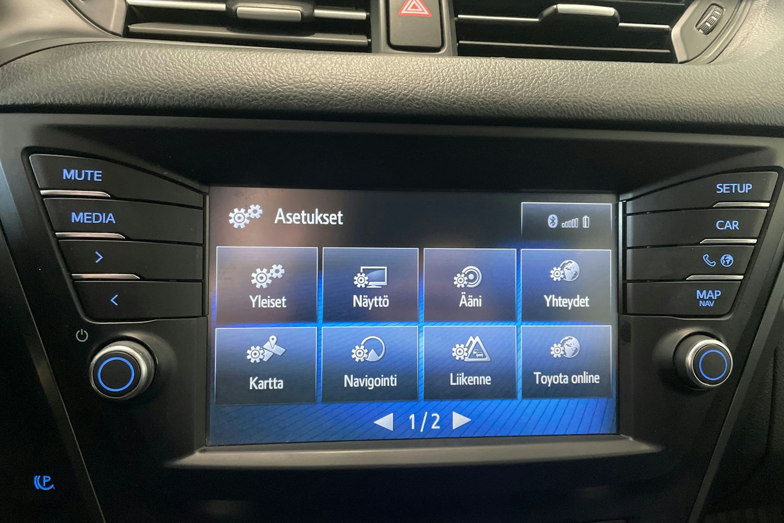 hopea Toyota Avensis 2015 kuva 25.