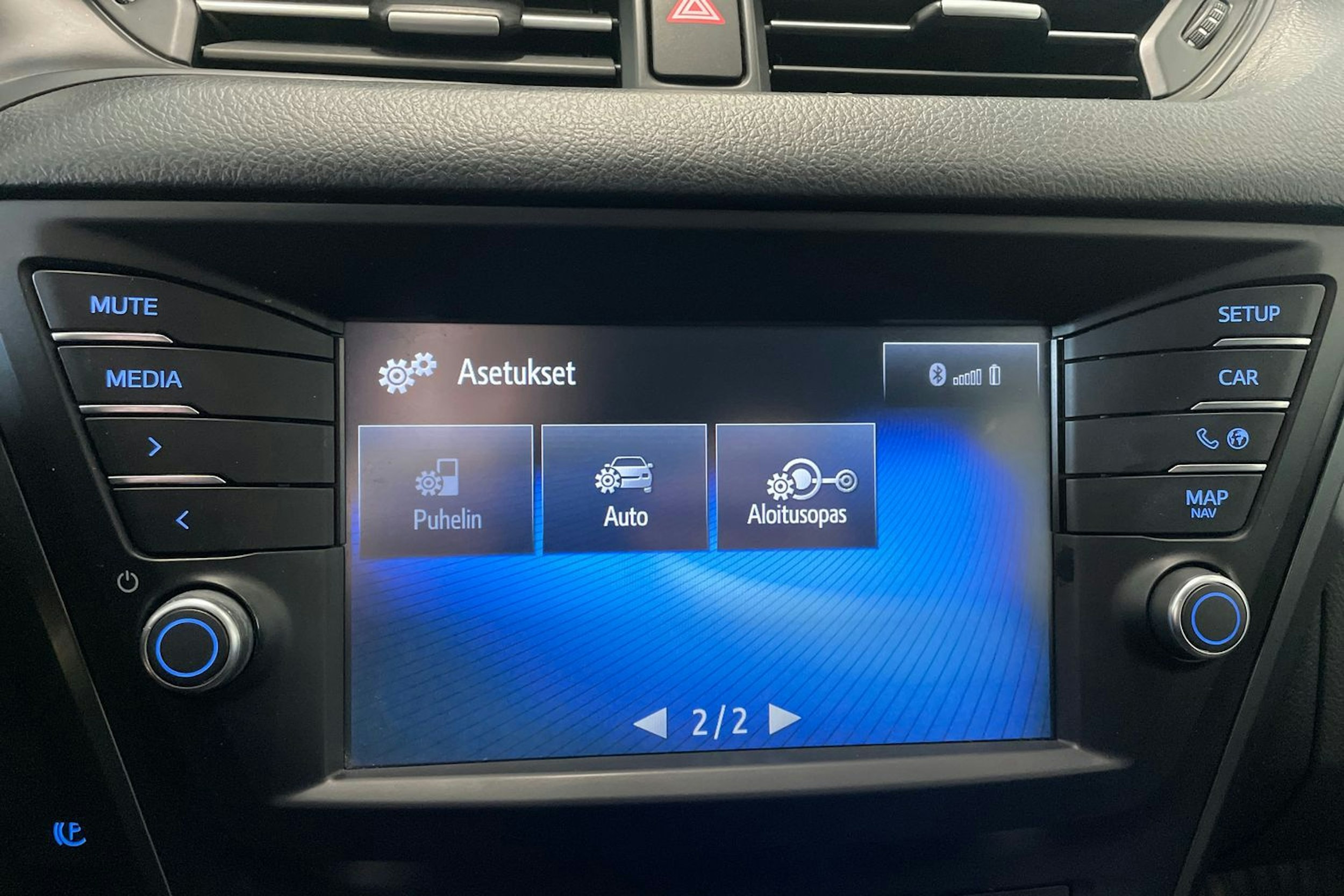 hopea Toyota Avensis 2015 kuva 26.